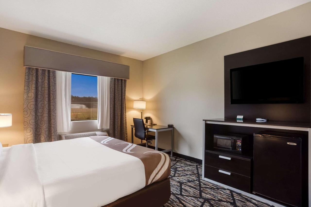 Quality Inn & Suites Pearl-Jackson Exterior photo