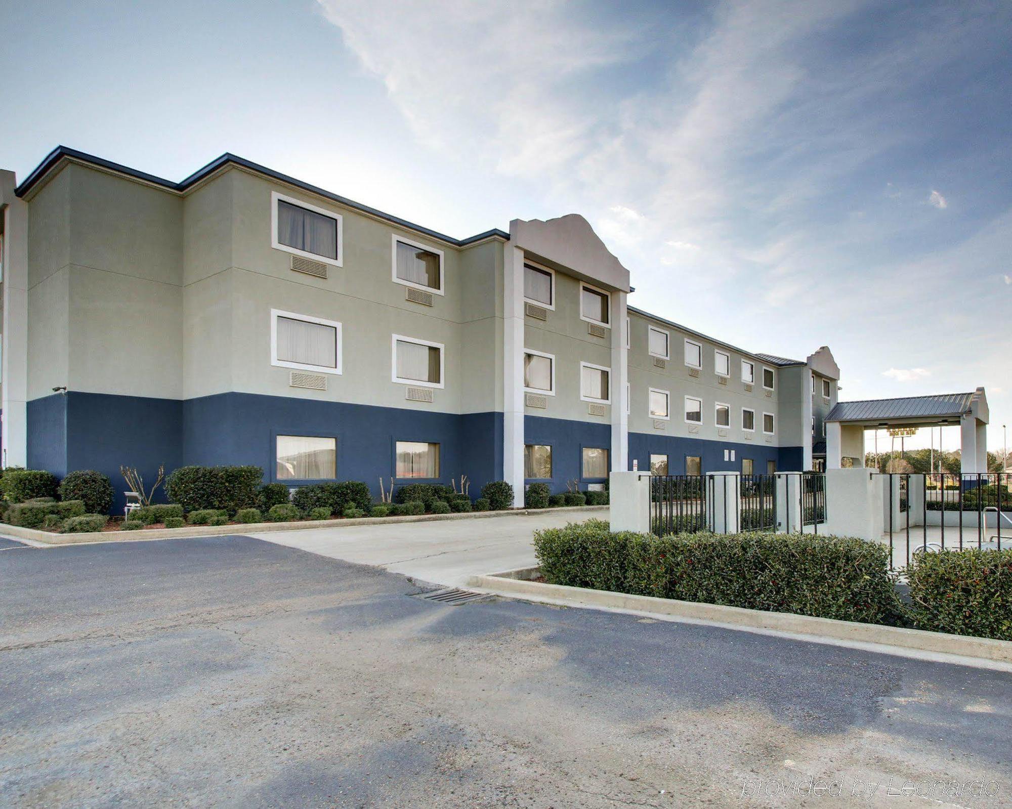 Quality Inn & Suites Pearl-Jackson Exterior photo