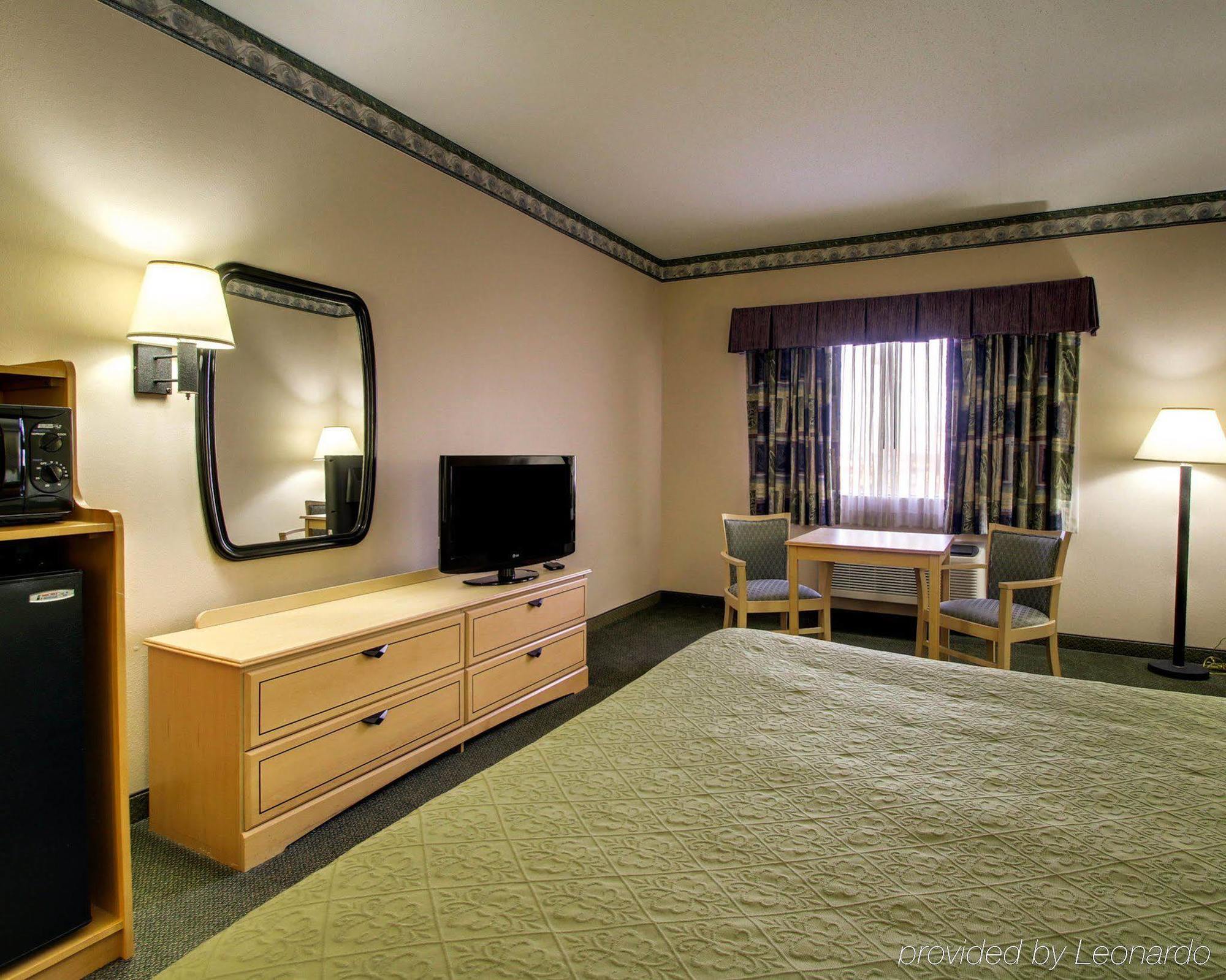 Quality Inn & Suites Pearl-Jackson Exterior photo
