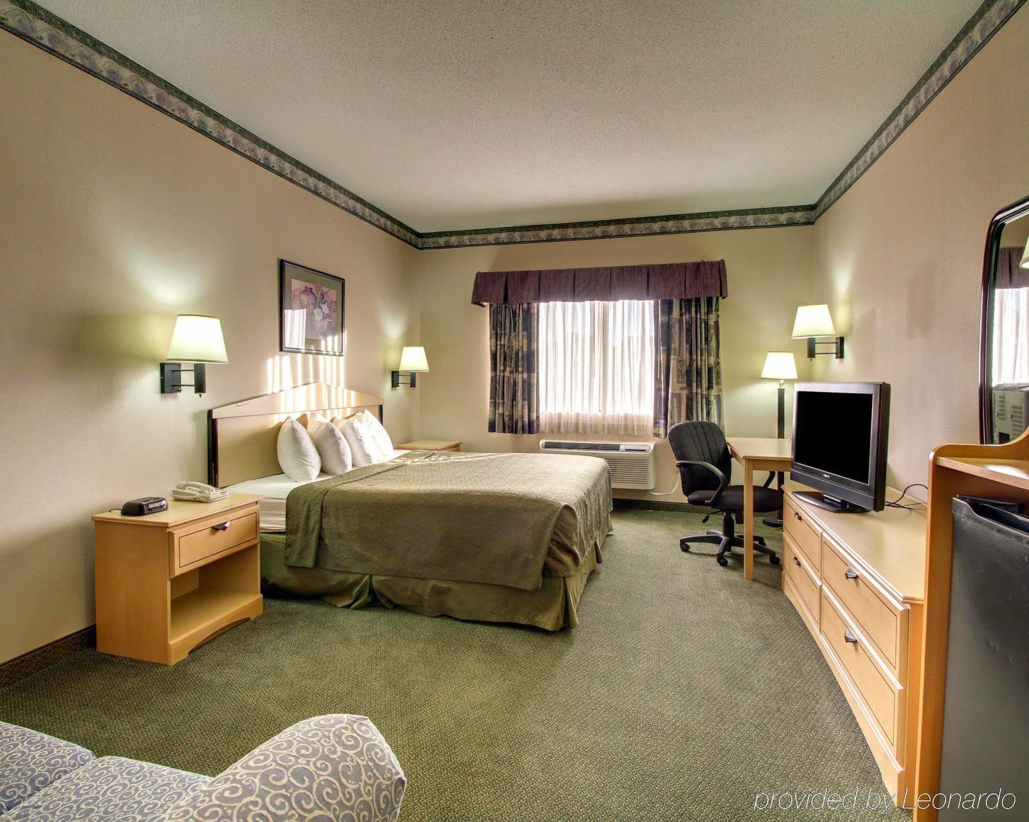 Quality Inn & Suites Pearl-Jackson Exterior photo